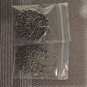 2 Pairs Elegant Silver Hoop Earrings